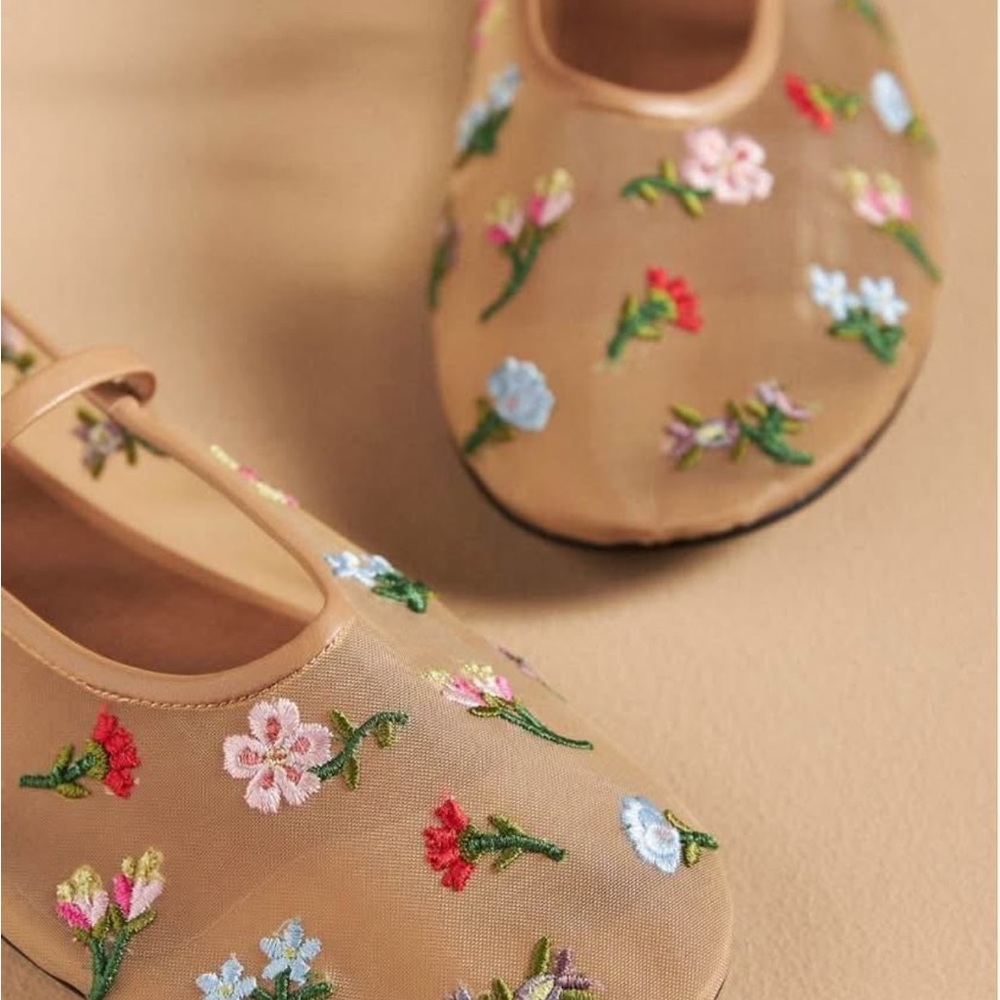 Jeffrey Campbell Tan Flats with Floral Embroidery